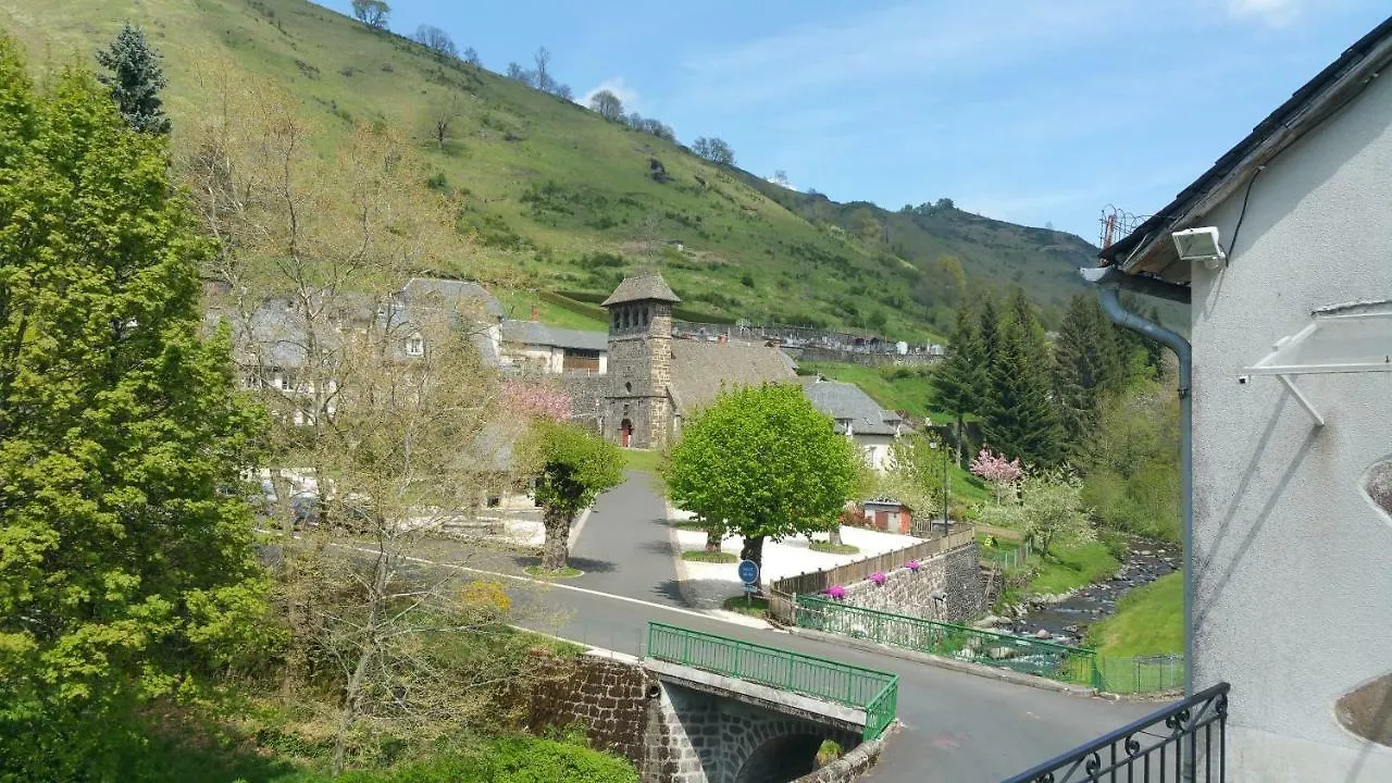 Holiday home Maison Du Pays De Salers Dans Le Parc Des Volcans D'Auvergne Saint-Projet-de-Salers France